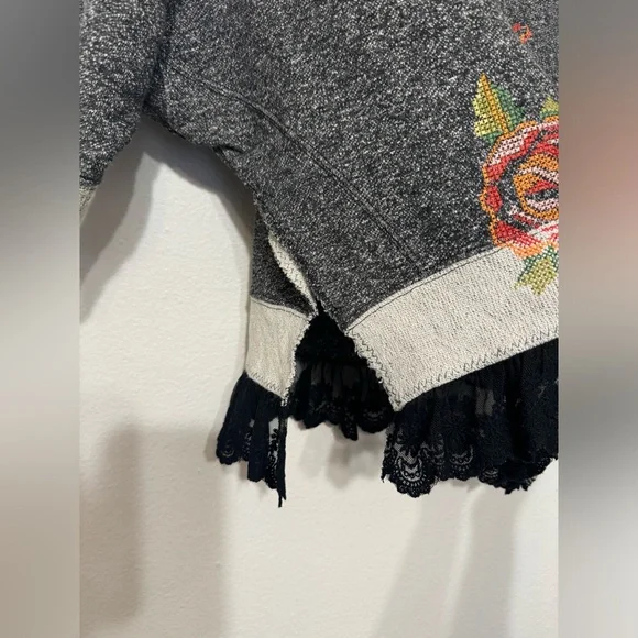 Ivy Jane Knit Floral Cross Stitch Sweater Cropped Short Gray Black Lace Medium - Picture 3 of 10